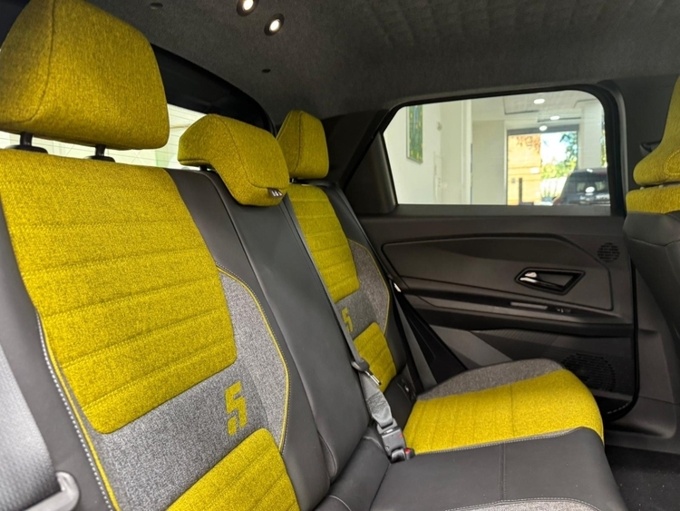 Renault 5 E-Tech 150 Comfort Range Iconic Five foto 13